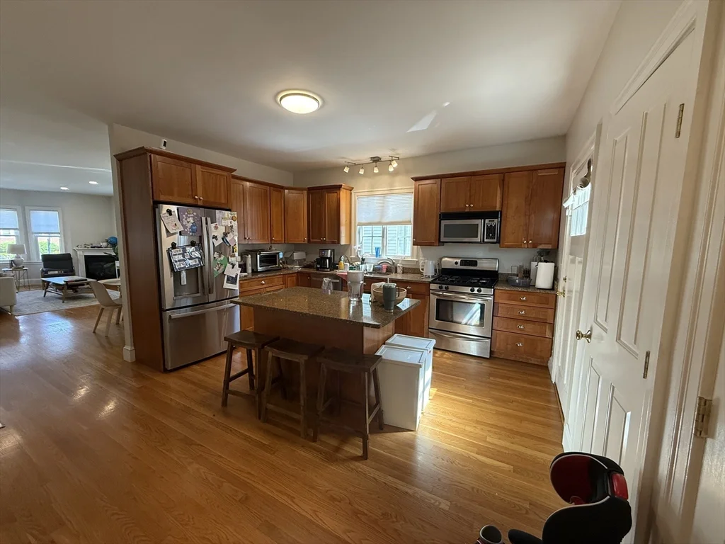 133 Putnam Ave, Riverside