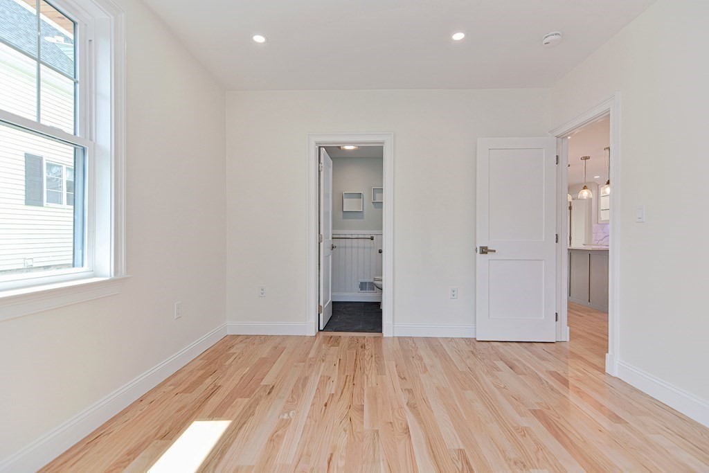 64 Crescent St, Swampscott