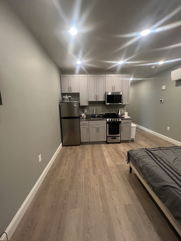 14 Yeamans St, Revere