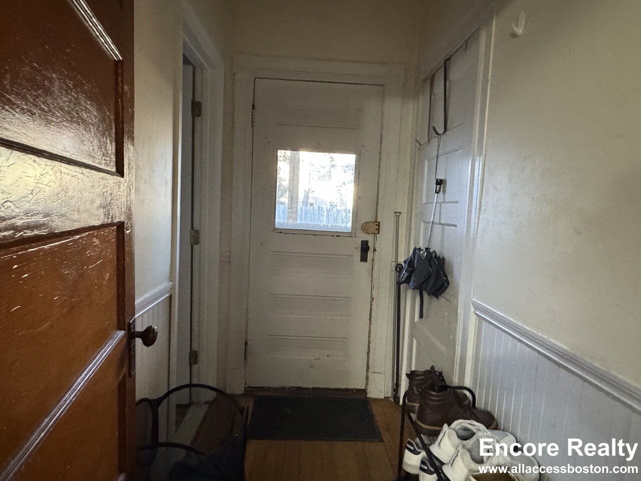 331 Faneuil St, Oak Square