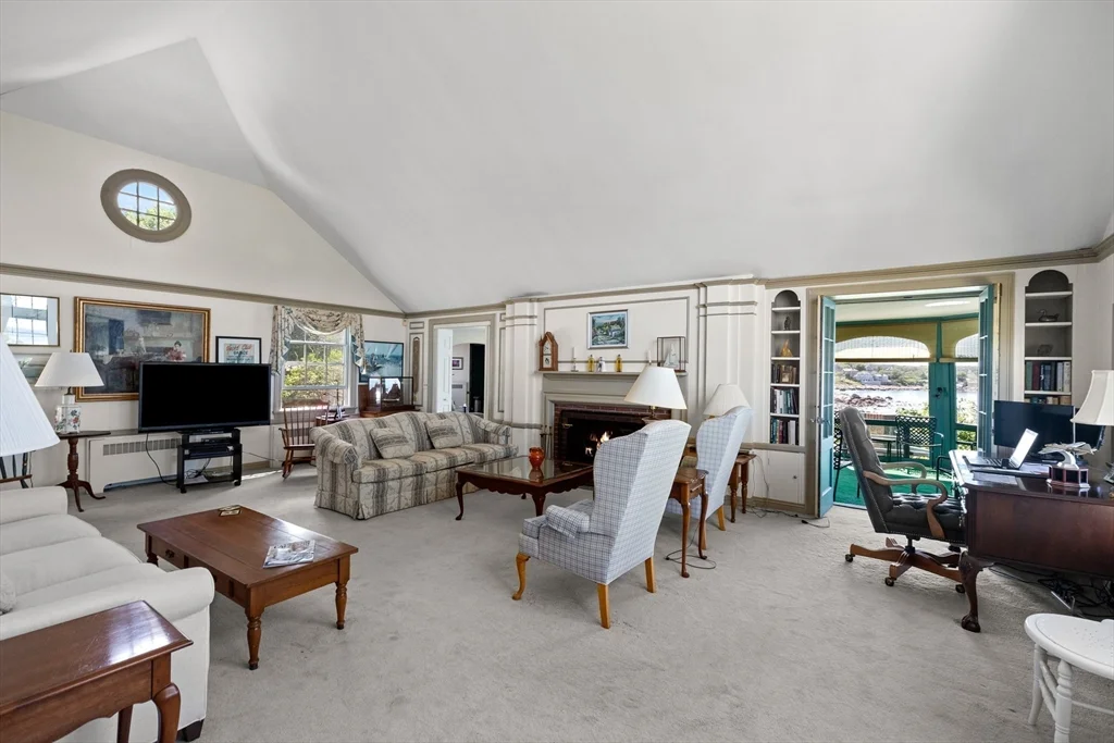 37 Marmion Way, Rockport