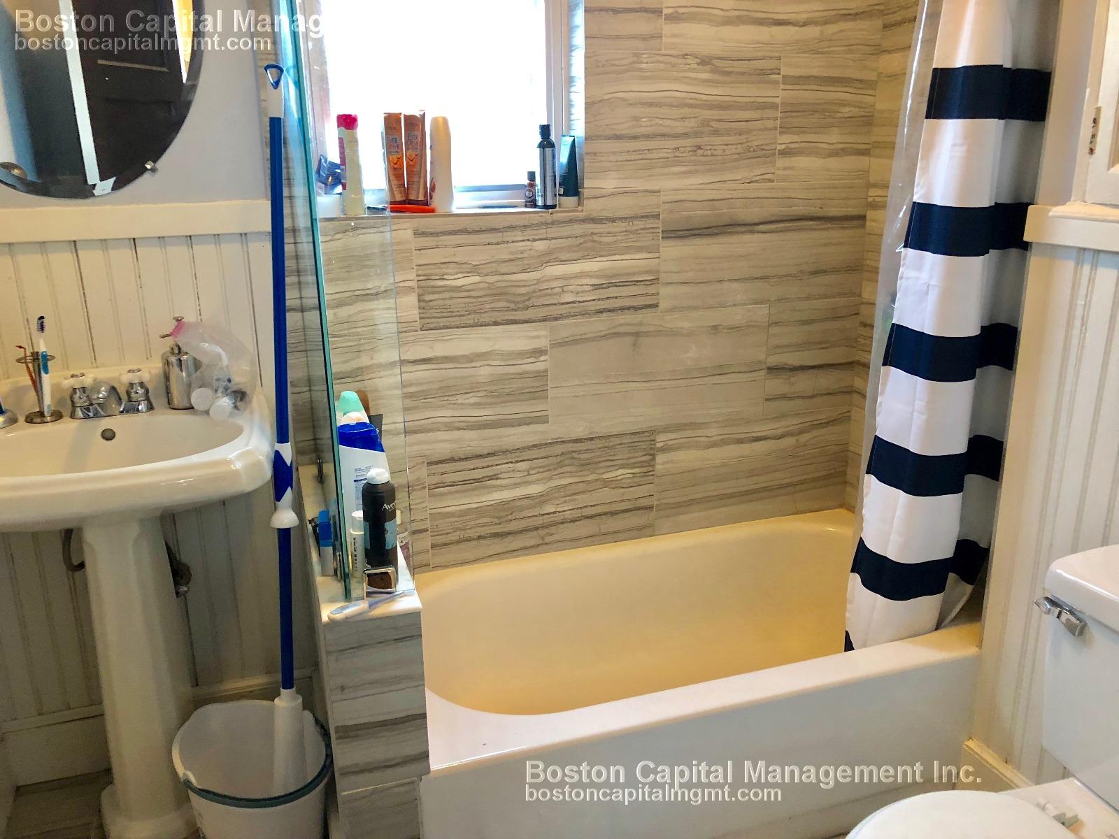 2 bed, 1 bath apartment for rent at 30 Leamington Rd Unit 2, Brighton — photo 4 of 10
