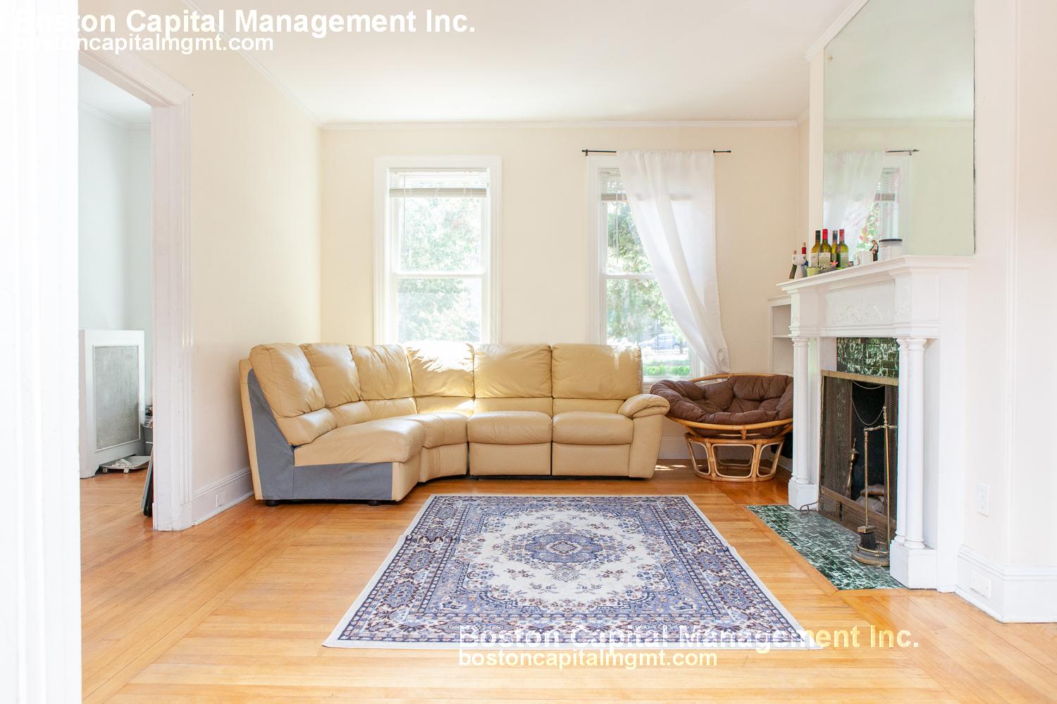6 bed, 2.5 bath apartment for rent at 1743 Commonwealth Ave Unit 4, Brighton — photo 4 of 17