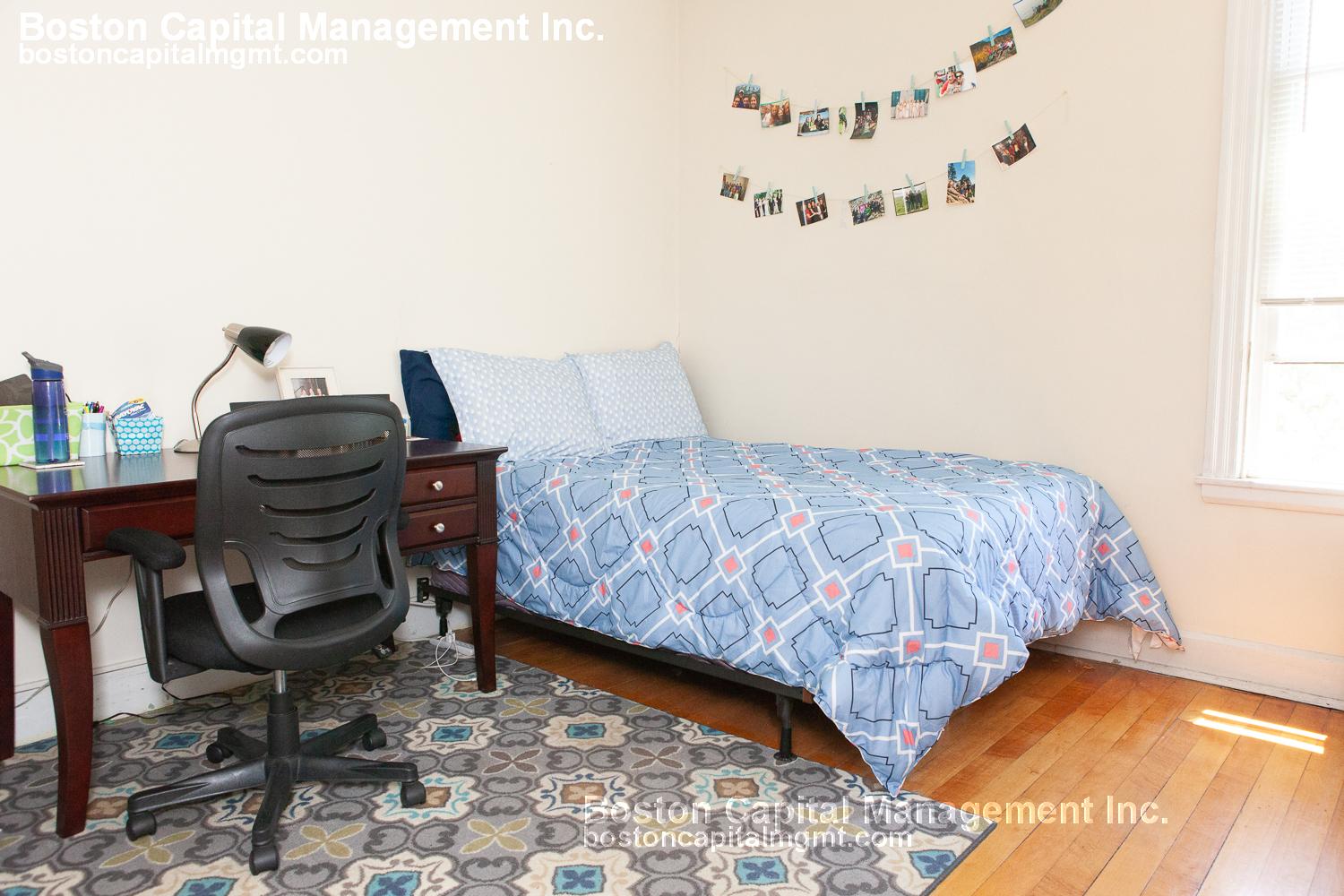 6 bed, 2.5 bath apartment for rent at 1743 Commonwealth Ave Unit 4, Brighton — photo 3 of 17