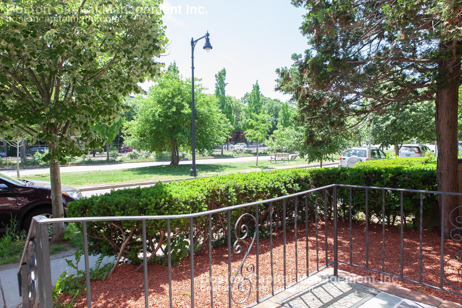 6 bed, 2.5 bath apartment for rent at 1743 Commonwealth Ave Unit 4, Brighton — photo 14 of 17