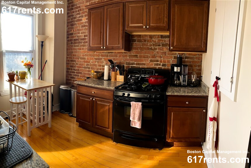 2 bed, 1 bath apartment for rent at 30 Leamington Rd Unit 2, Brighton — photo 6 of 10