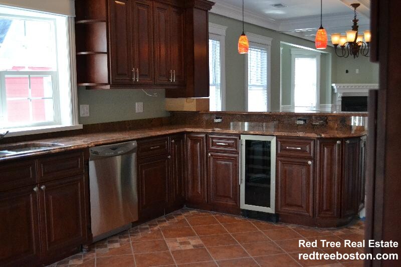 127 Nonantum St, Oak Square