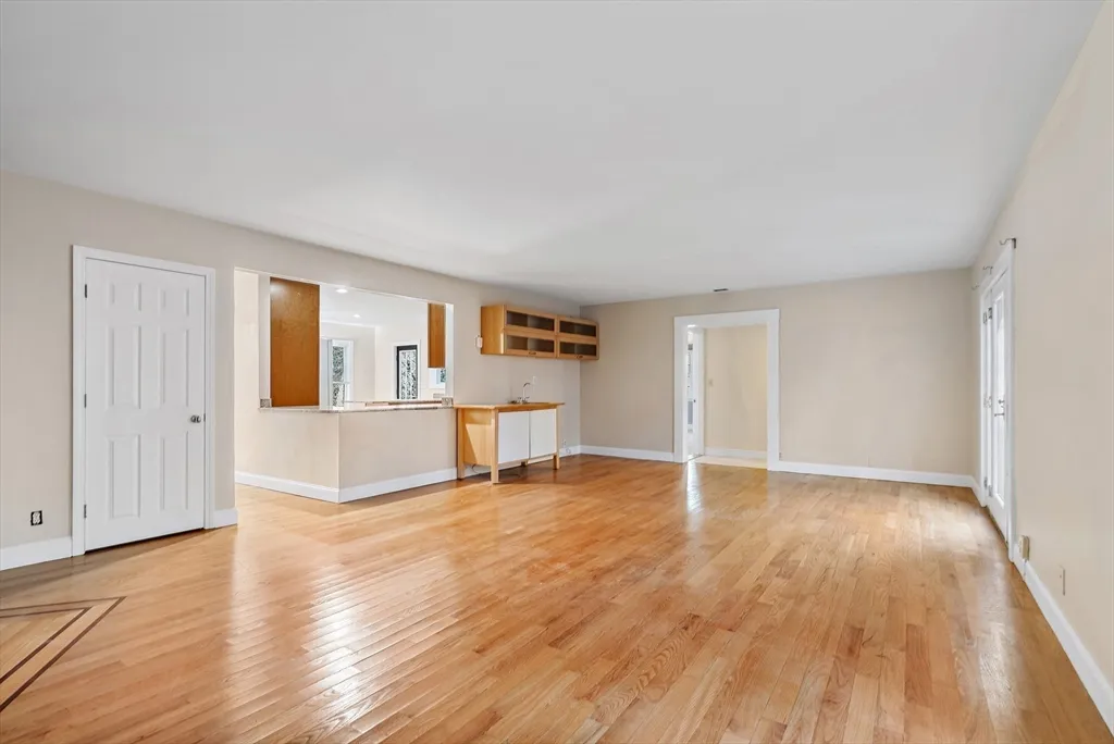 379 Concord Rd, Sudbury