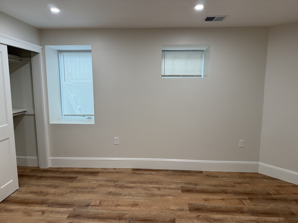 12 Manchester Rd, Coolidge Corner