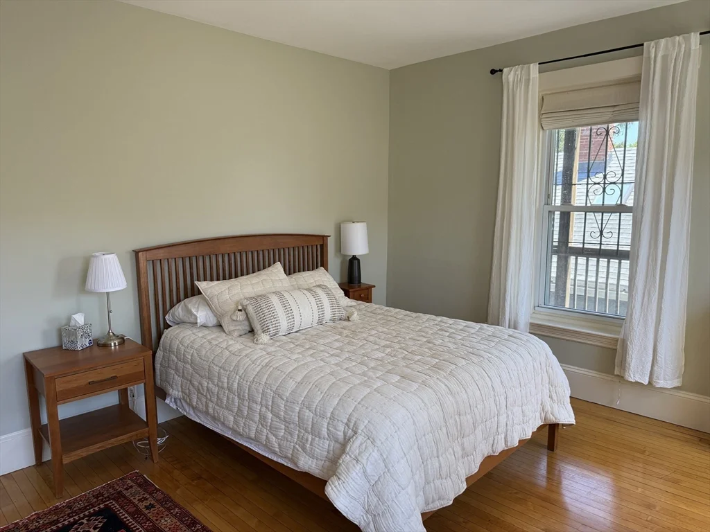 128 Magazine St, Cambridgeport