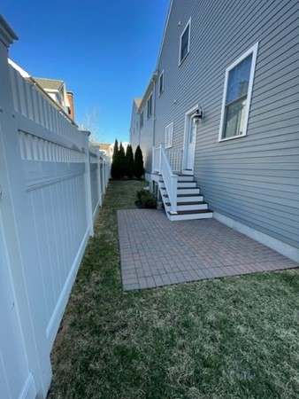 51 Oak St, Needham