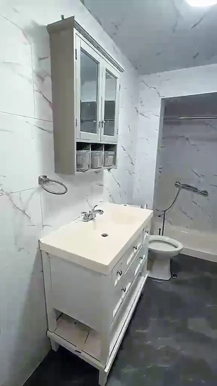 68 Grove St, Stoughton