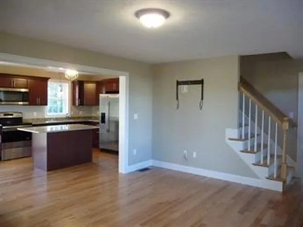 55 Wenham Rd, Carver