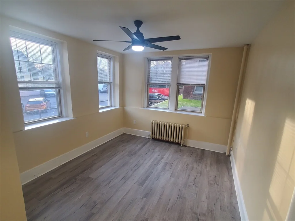 415 County St, New Bedford