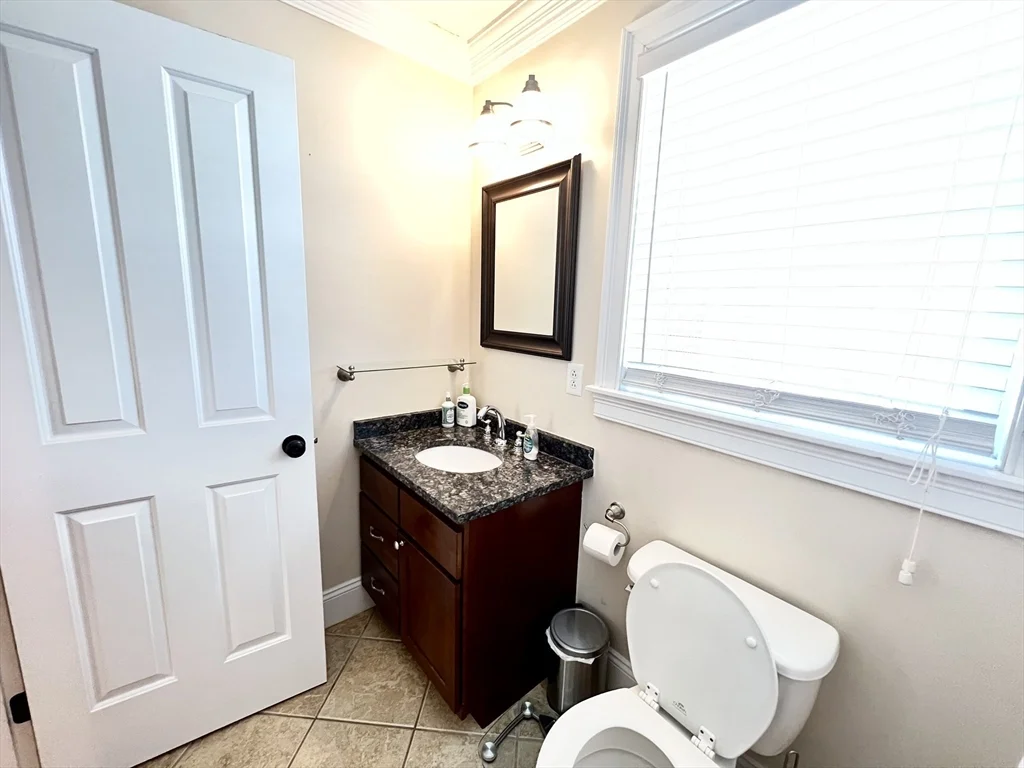 75 Brackett St, Quincy