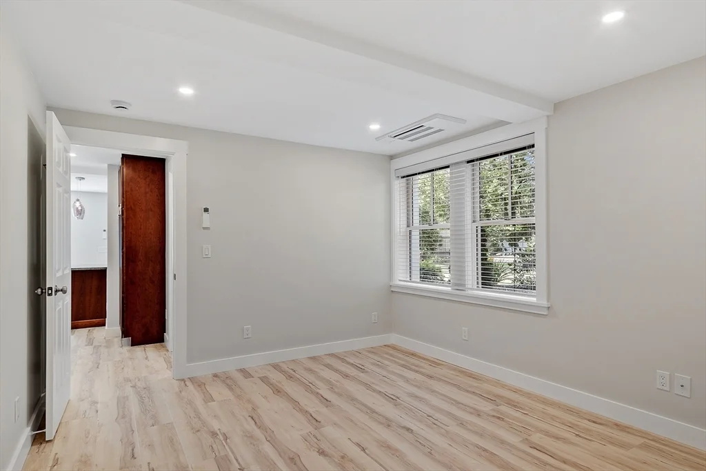 40 Atlantic Ave, Rockport