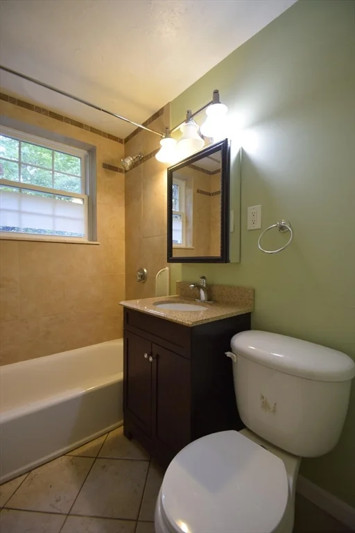 1 Colonial Village Dr, Arlington