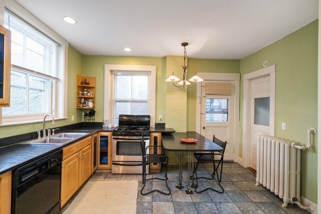 37 Lee St Furnished Half Fee, Harvard Square