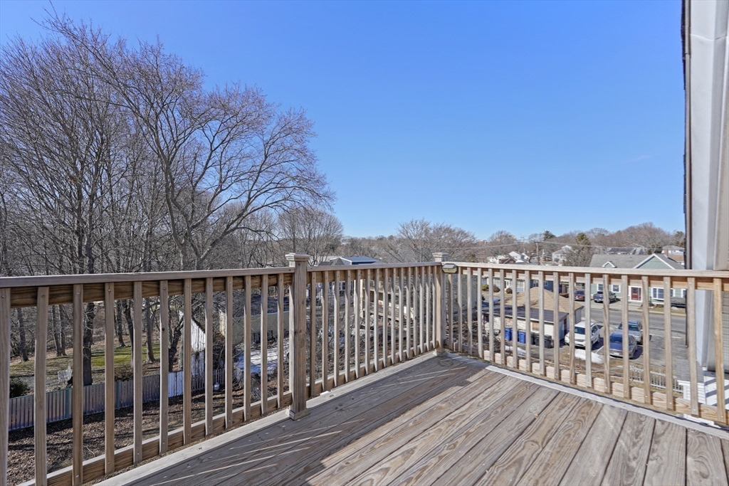 4 Champlain Rd, Salem