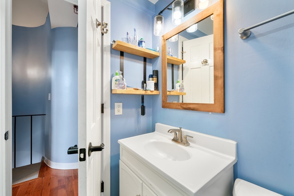 12 Stoneholm St, Fenway