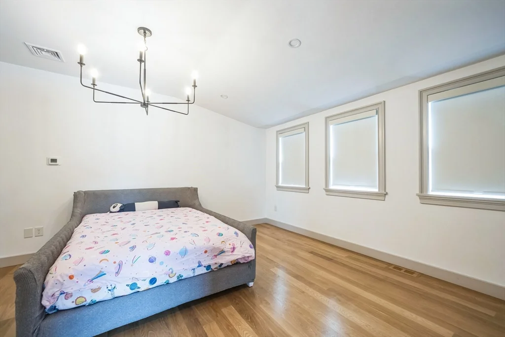 20 Fairmont St, Cambridgeport