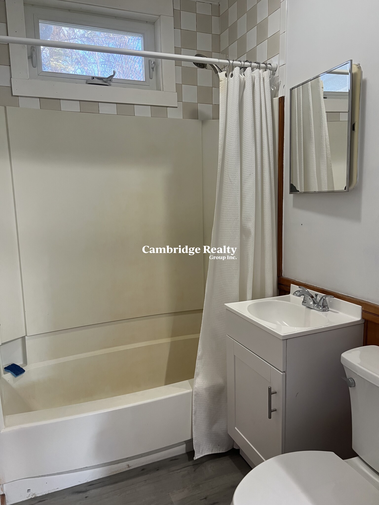 19 Harrison St, Ward Two