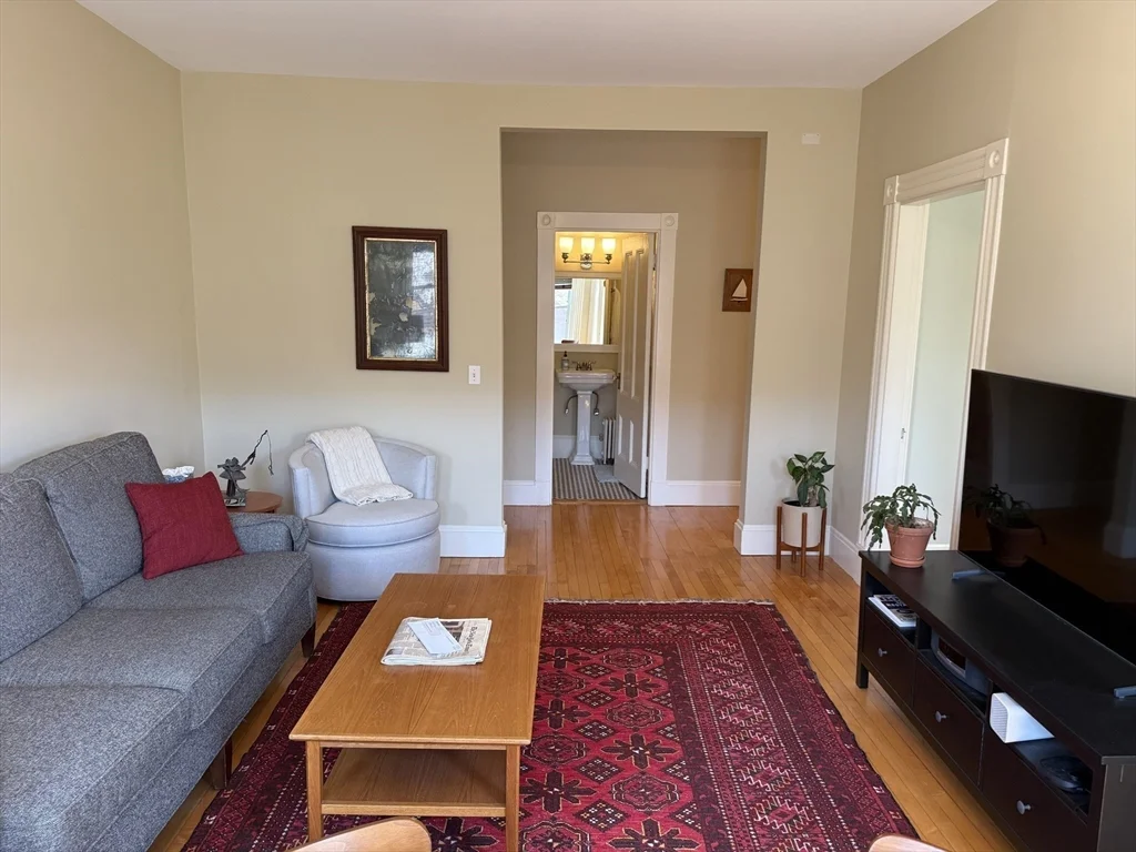 128 Magazine St, Cambridgeport