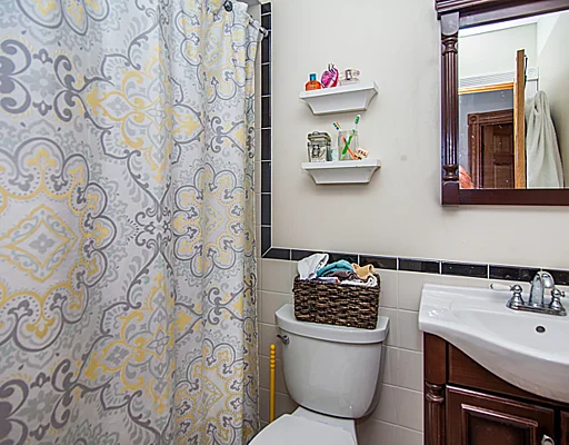 137 Charles St, Beacon Hill