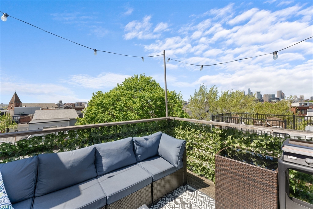 9 Gates St, South Boston