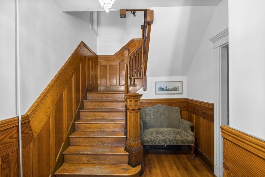 15 Grovenor Rd, Jamaica Plain