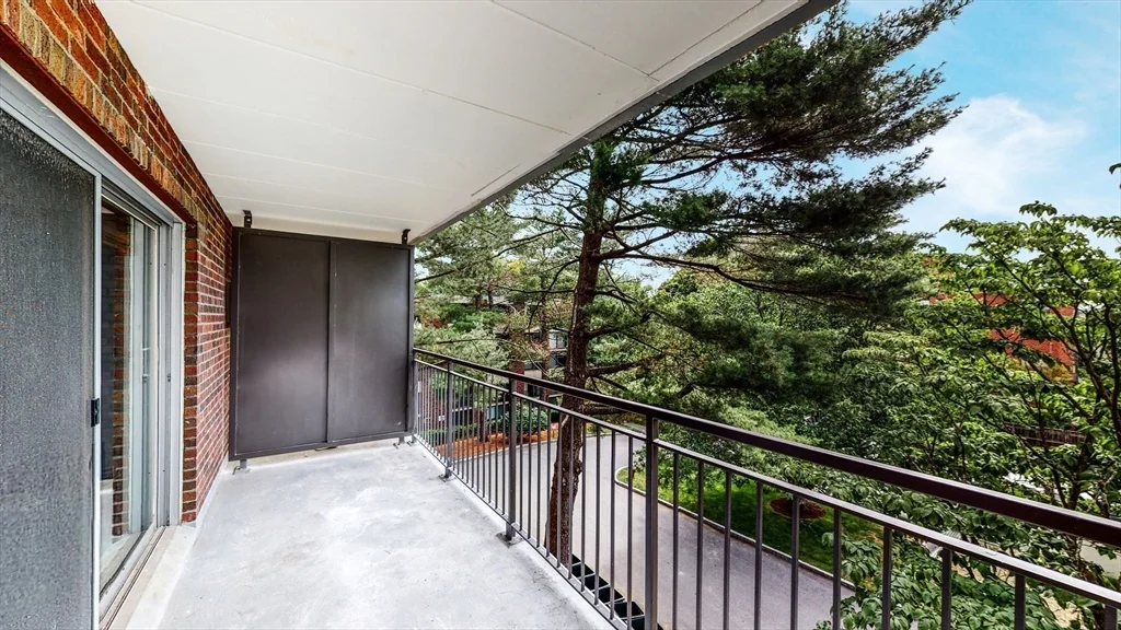 995 Massachusetts Ave, Arlington