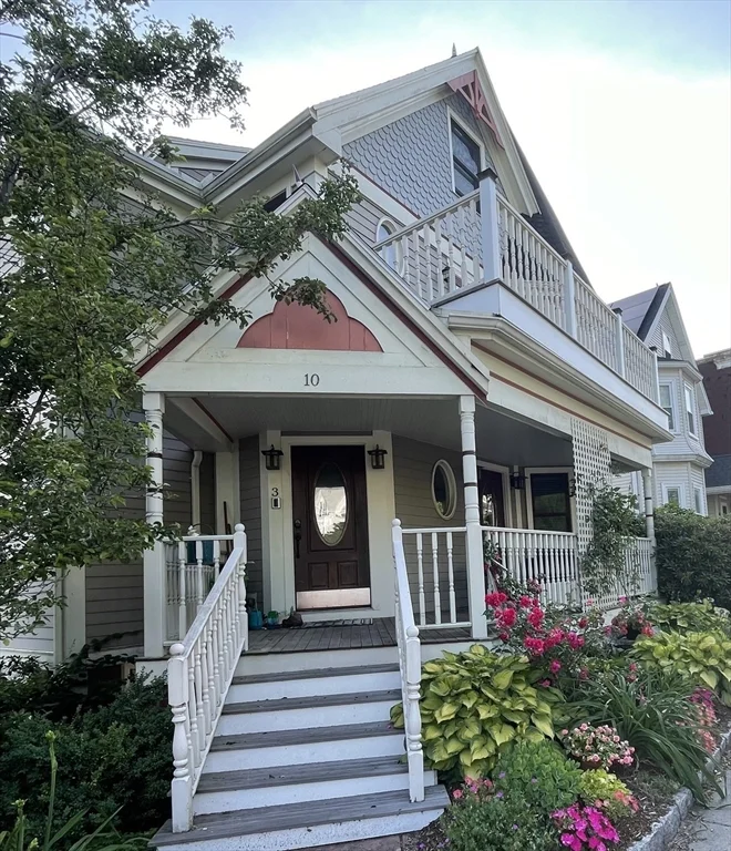 10 Symmes St, Roslindale