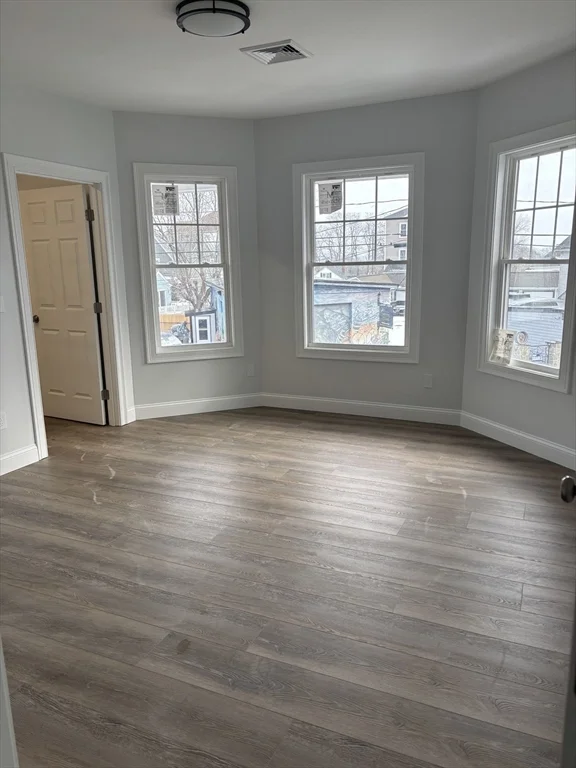 943 County St, Fall River
