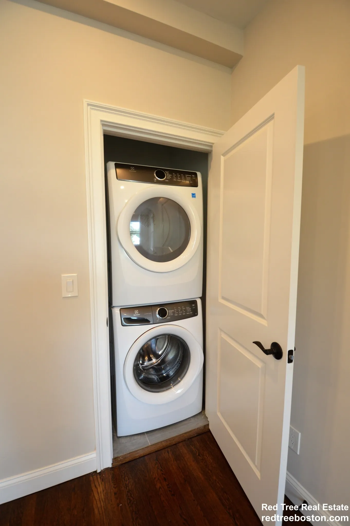 2017 Commonwealth Ave, Brighton