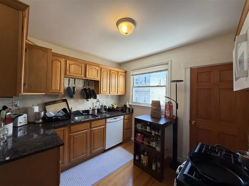 35 Magnus Ave, Ward Two