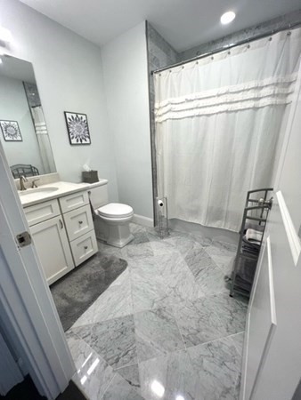 728 E Broadway, Boston