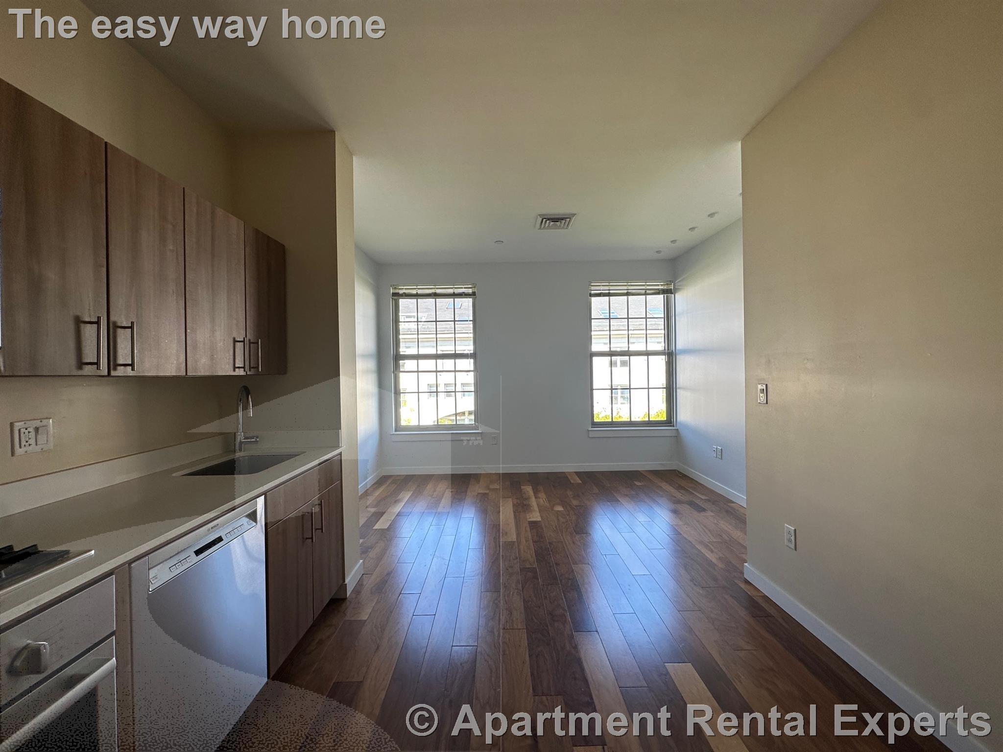 45 1st Ave, Charlestown