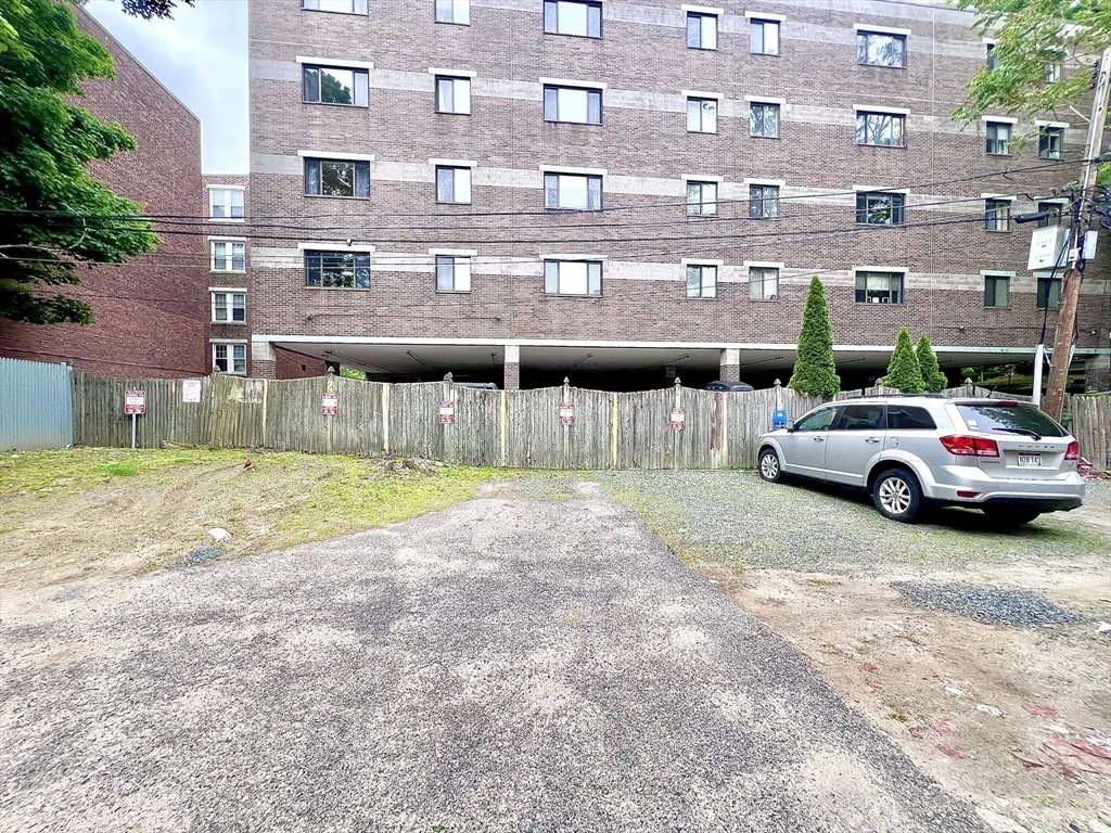 148 Strathmore Rd, Brighton