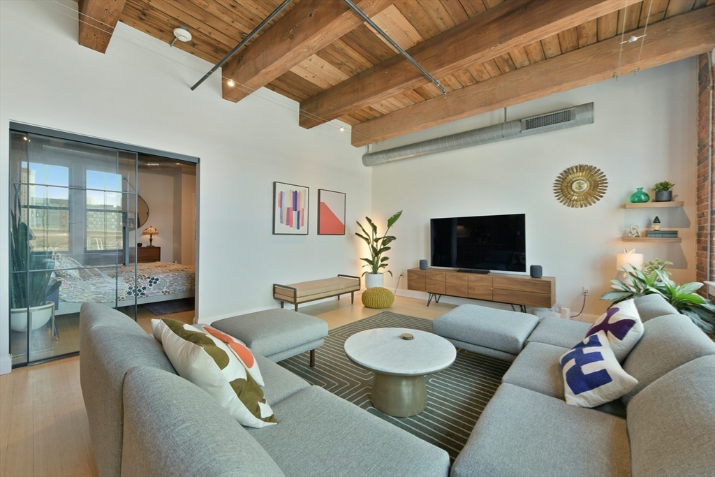 9 West Broadway, South Boston