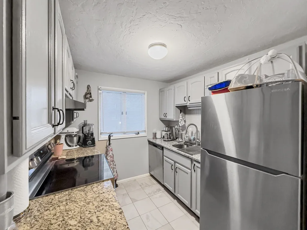 25 Rockland St, West Roxbury