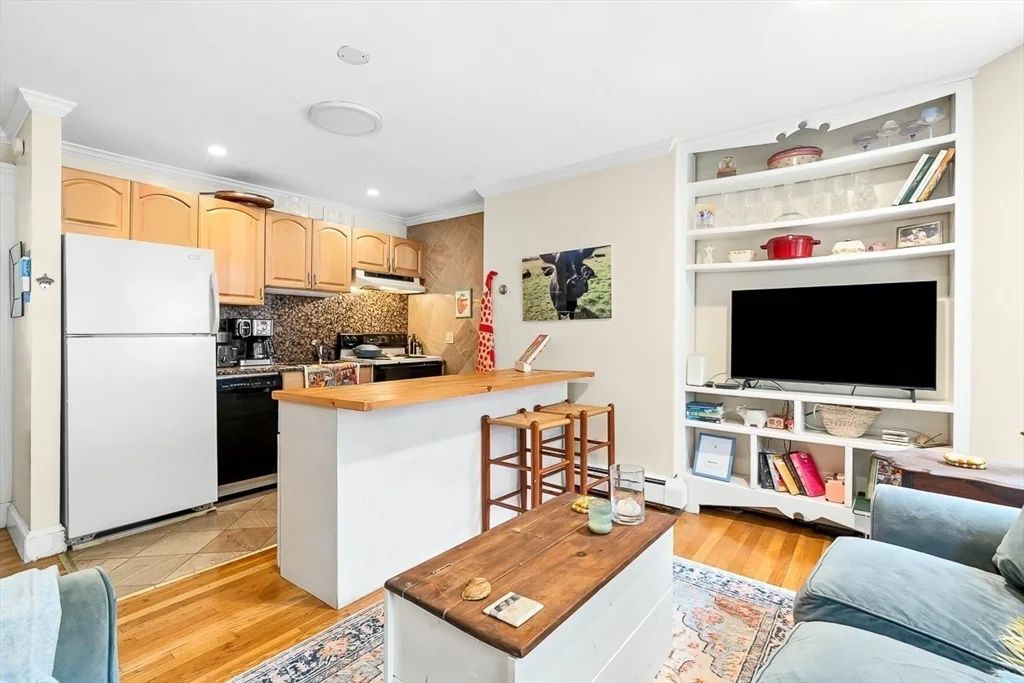 11-A Hanson St, South End