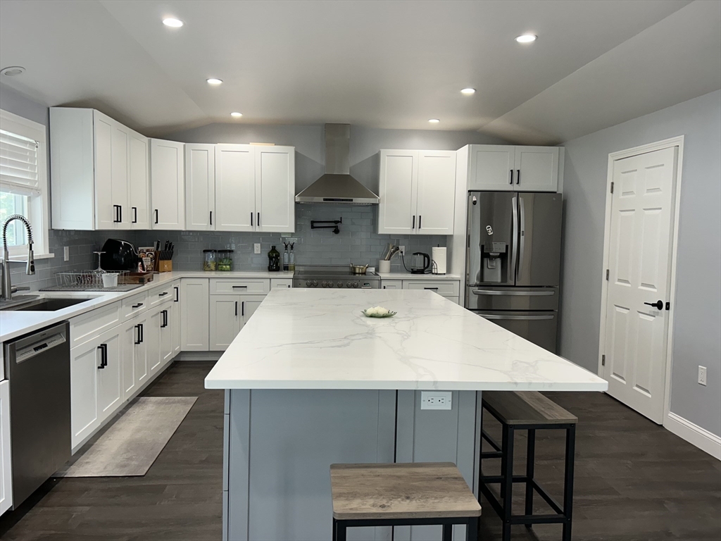 23 Joseph Rd, Framingham