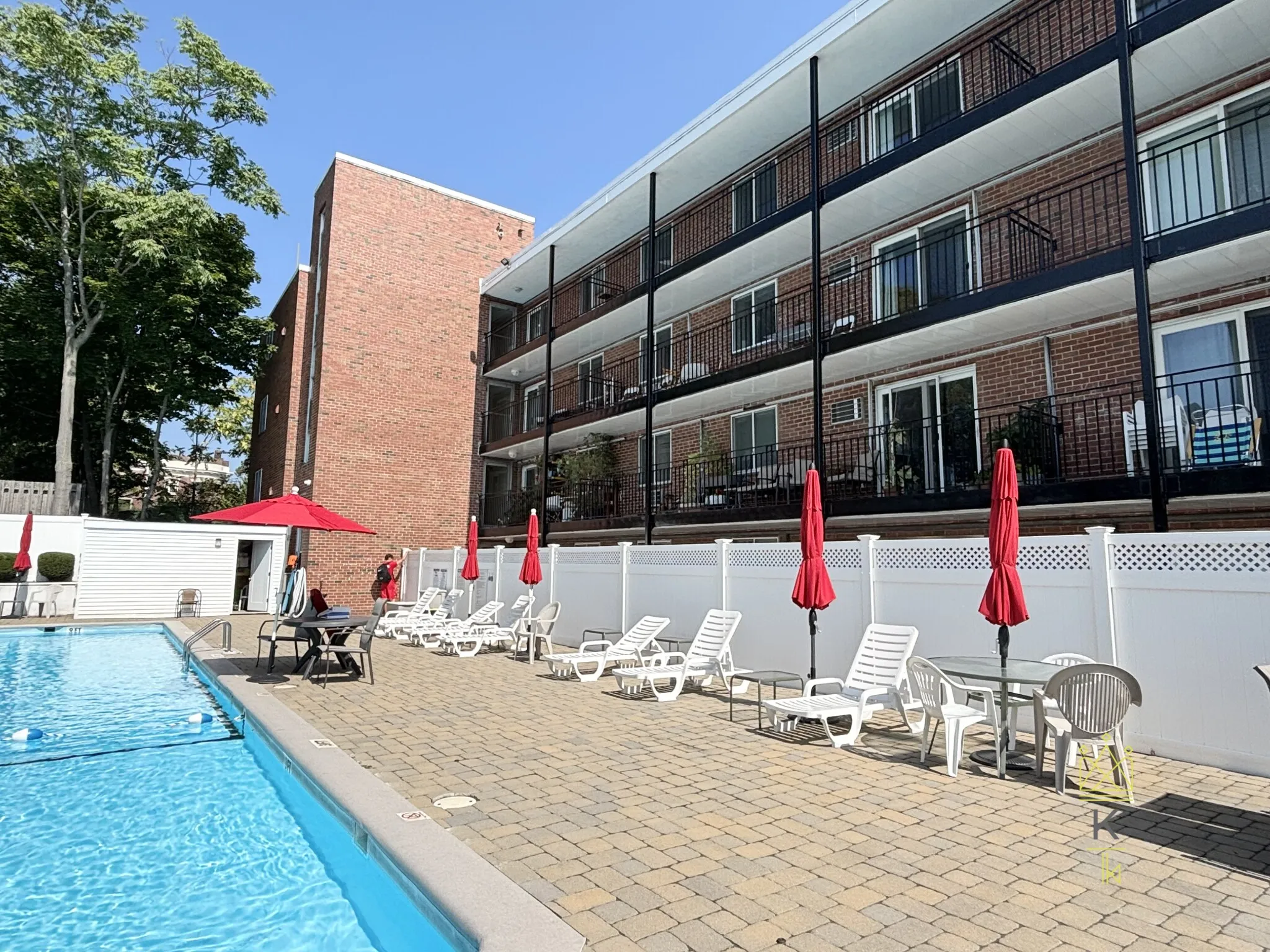 50 Green St, North Brookline