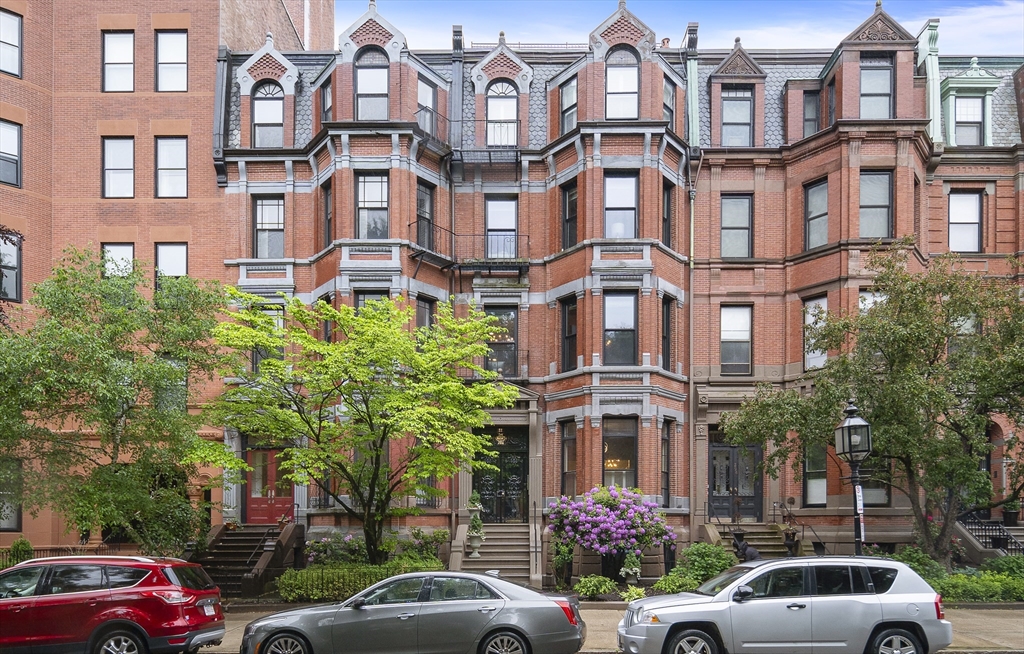 296 Commonwealth Ave, Back Bay