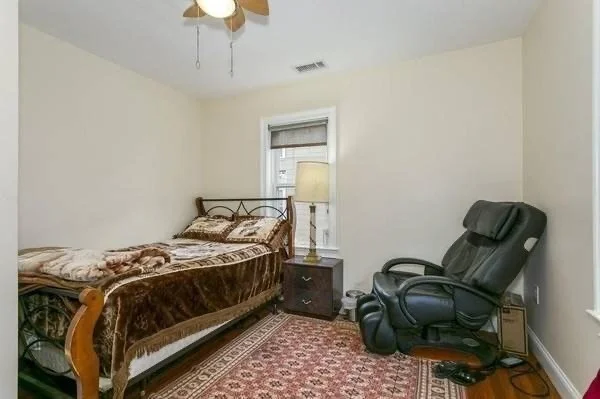16 Eliot Crescent, Chestnut Hill