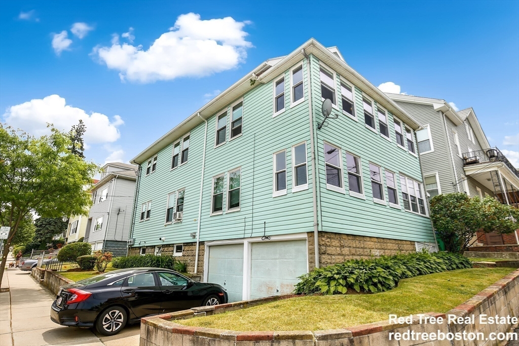 29 Strathmore Rd, Medford