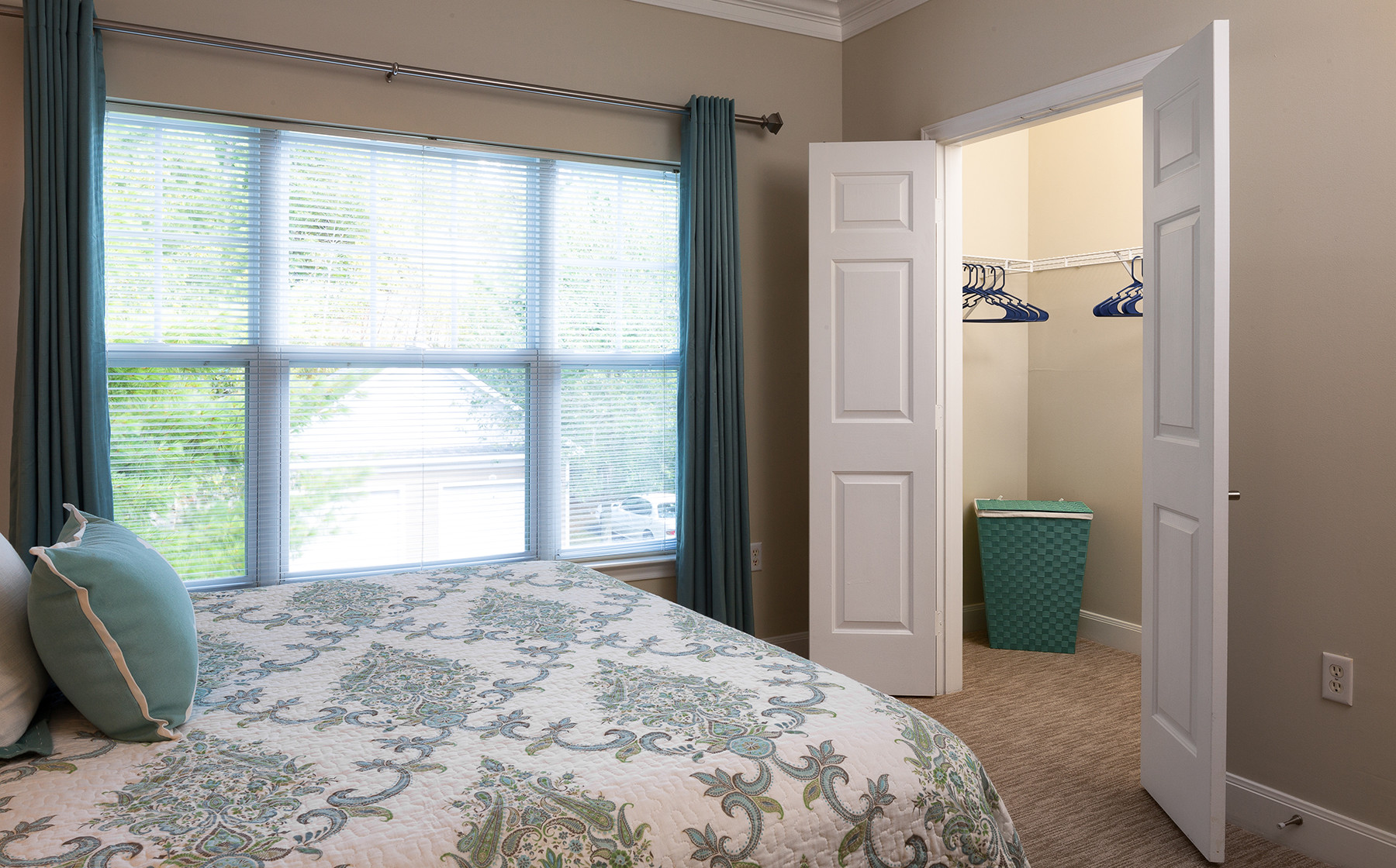 1449 Main St, West End