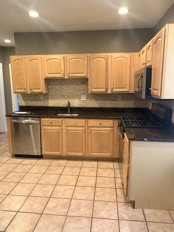 137 Sharon St, West Medford