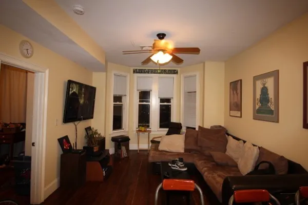 731 Parker St, Mission Hill