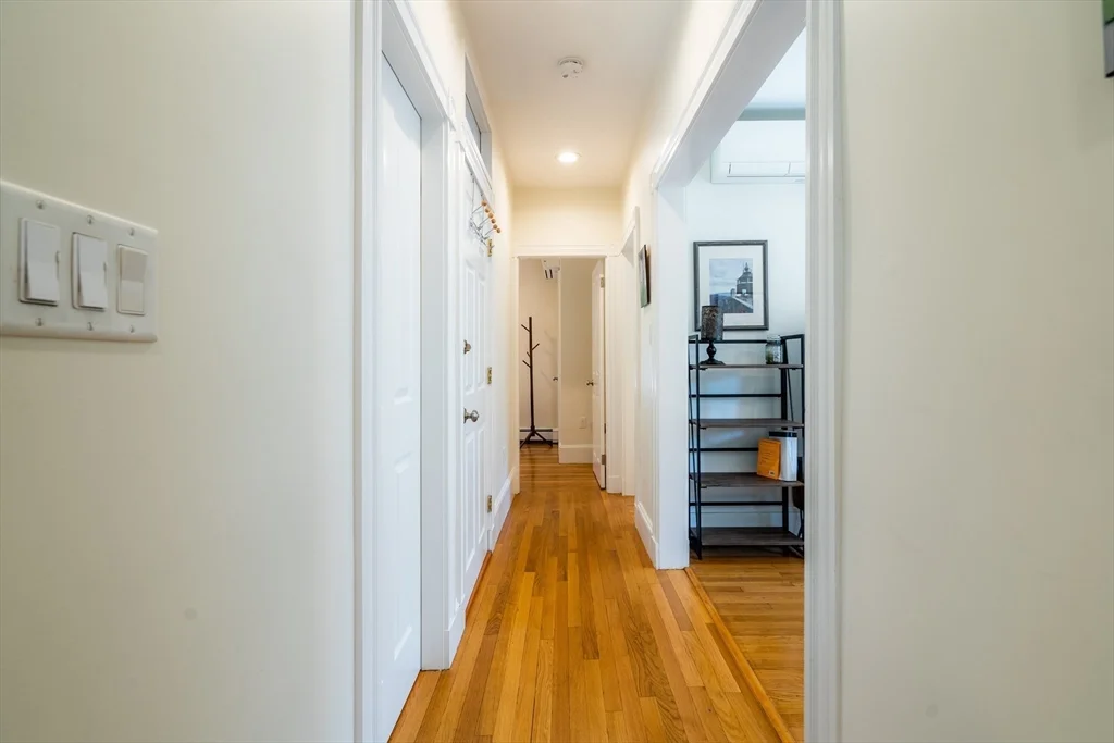 4 Hardwick St, Cambridgeport